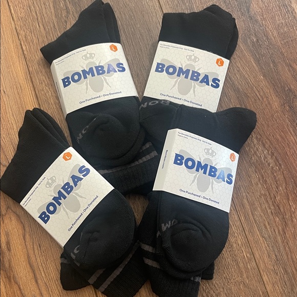 Bombas Other - Bombas Men's Classic Black Casual Socks pack of 4!!!